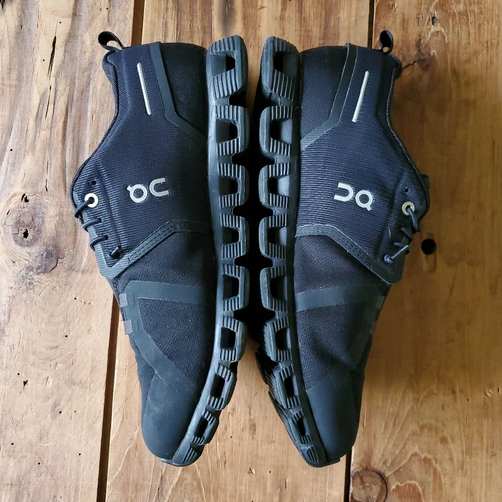 On Running Cloud 5 Waterproof all Black Men's Sneaker Size 8.5